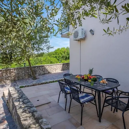 Apartment Fuer 5 Personen Ca 53 Qm In Labin, Istrien Bucht Von Rasa